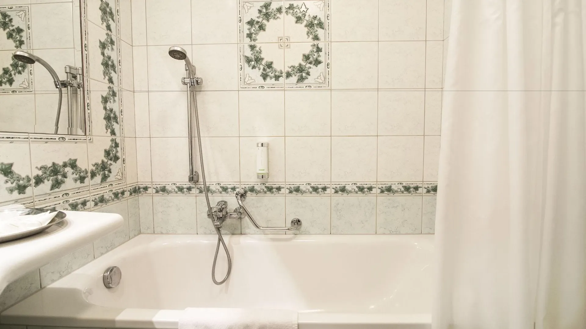 Aura Palace Spa And Wellness Hotel  Karlovy Vary