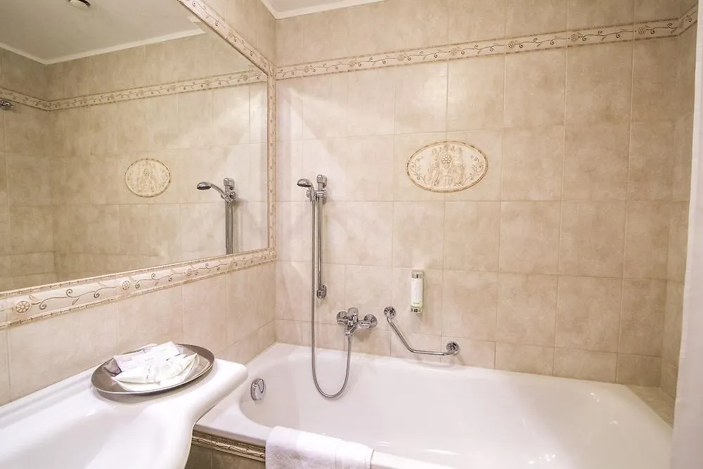 Aura Palace Spa And Wellness Hotel